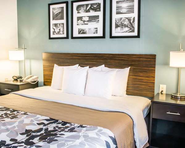  - Sleep Inn & Suites Charlottesville - I-64, Exit 120