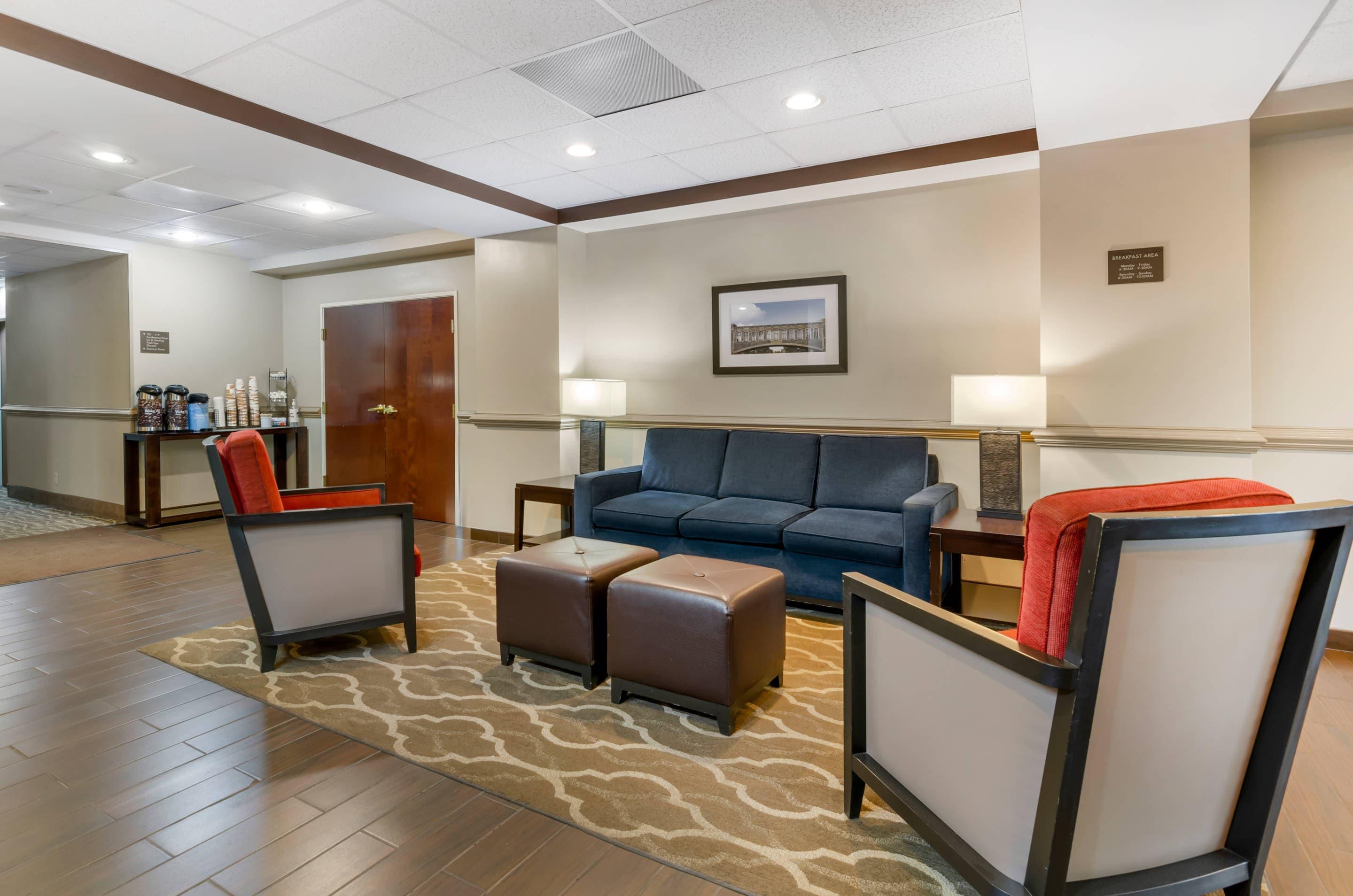 Lobby with sitting area | Comfort Inn & Suites Christiansburg I-81