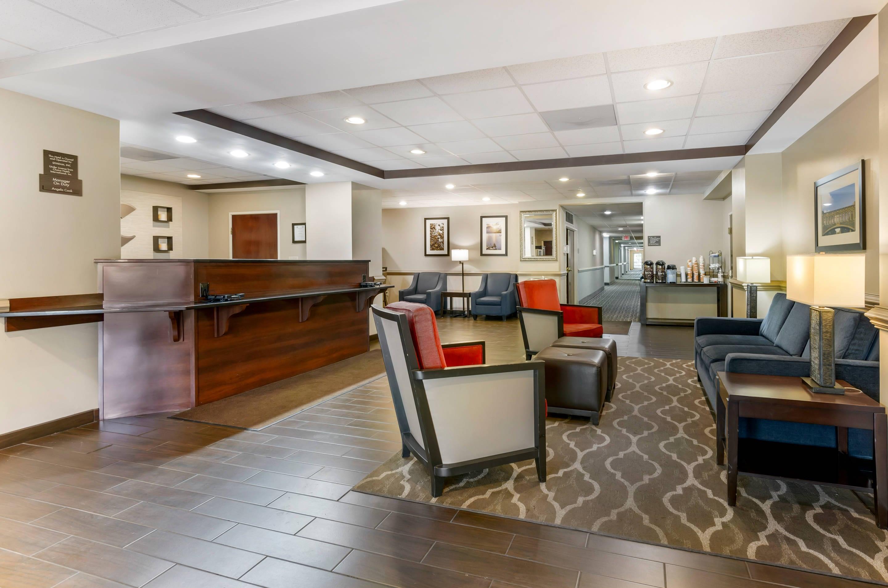 Hotel lobby | Comfort Inn & Suites Christiansburg I-81