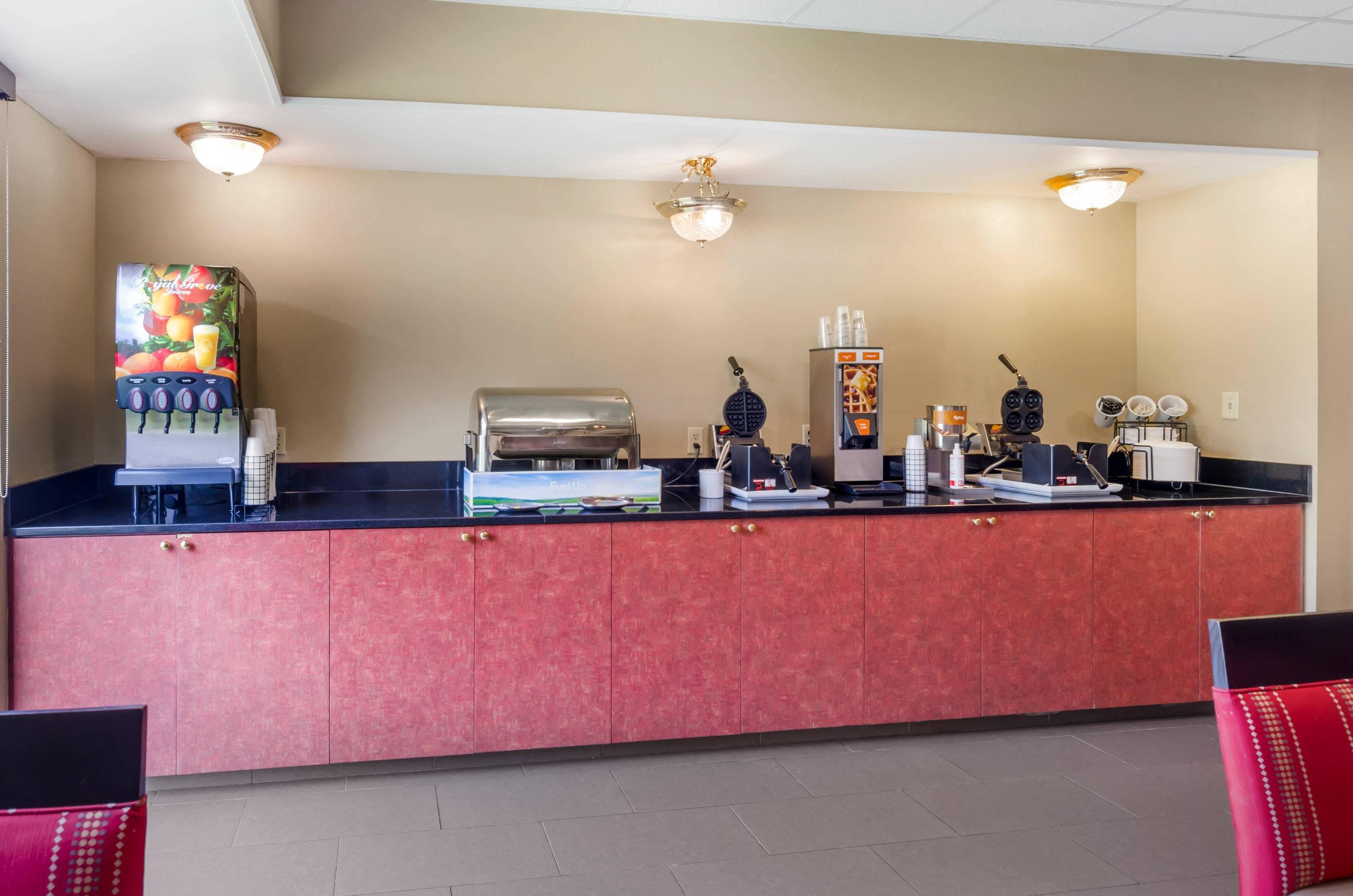 Breakfast bar | Comfort Inn & Suites Christiansburg I-81