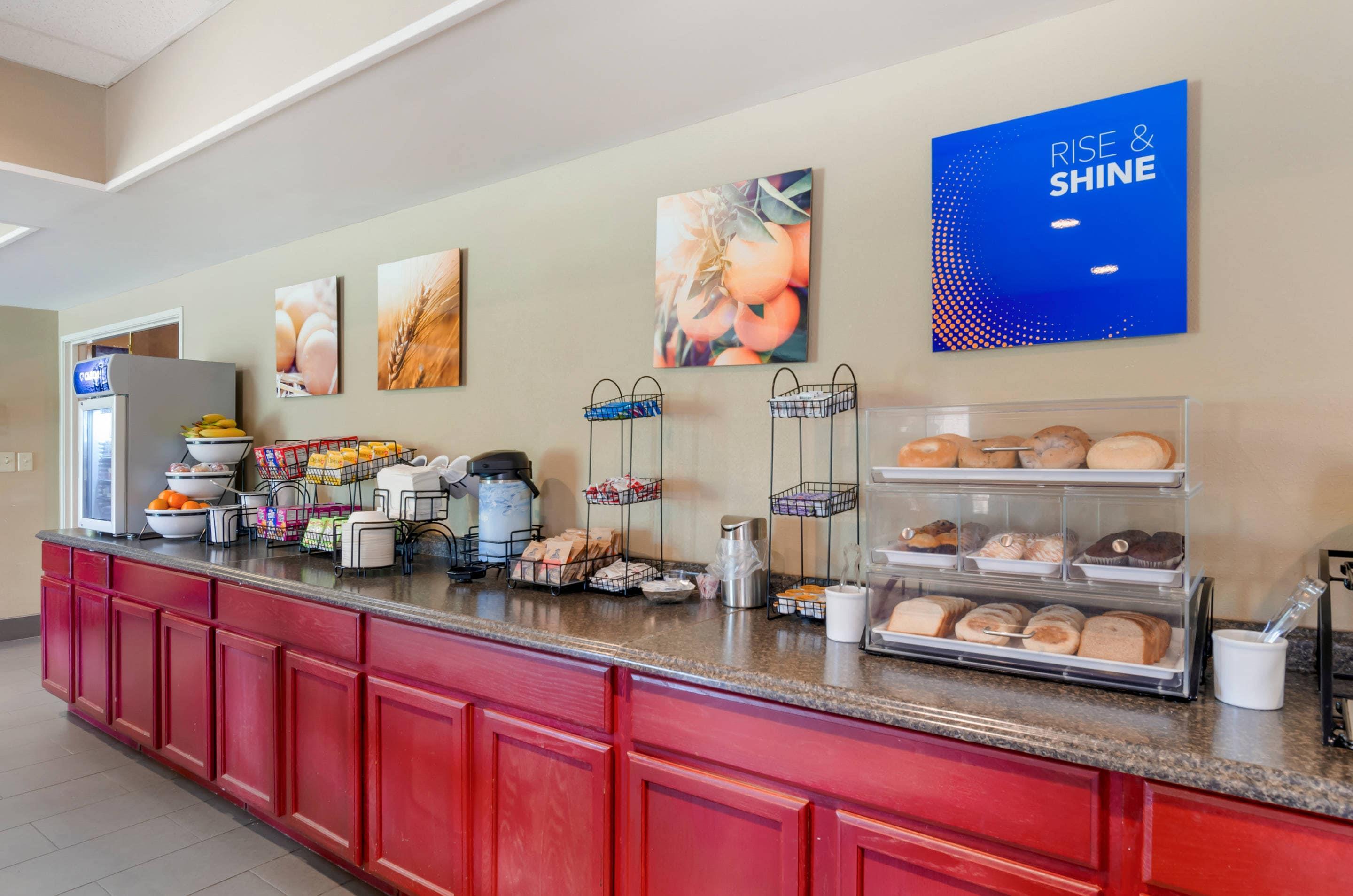 Breakfast bar | Comfort Inn & Suites Christiansburg I-81