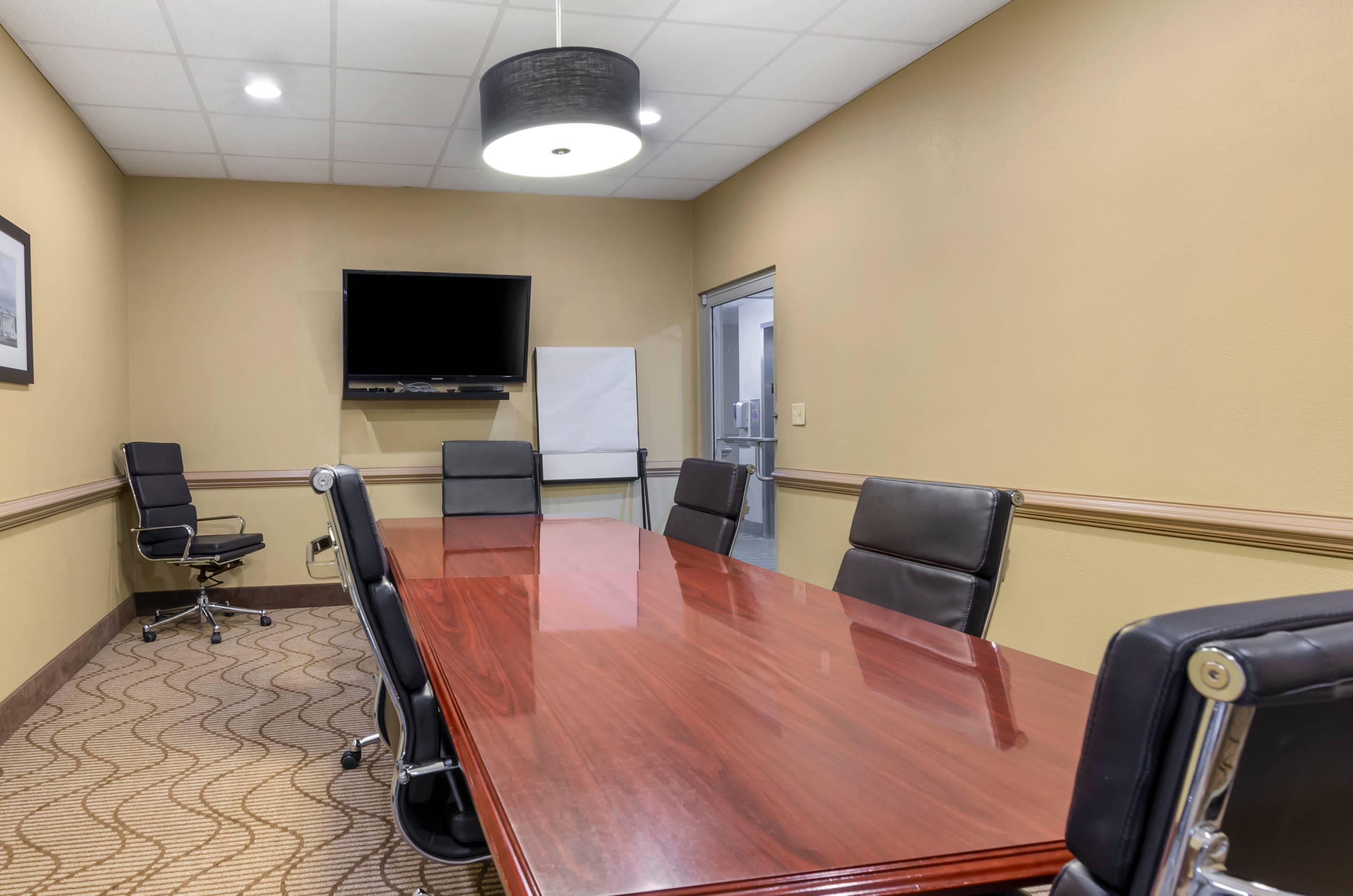 Banquet meeting room with audiovisual equipment | Comfort Inn & Suites Christiansburg I-81