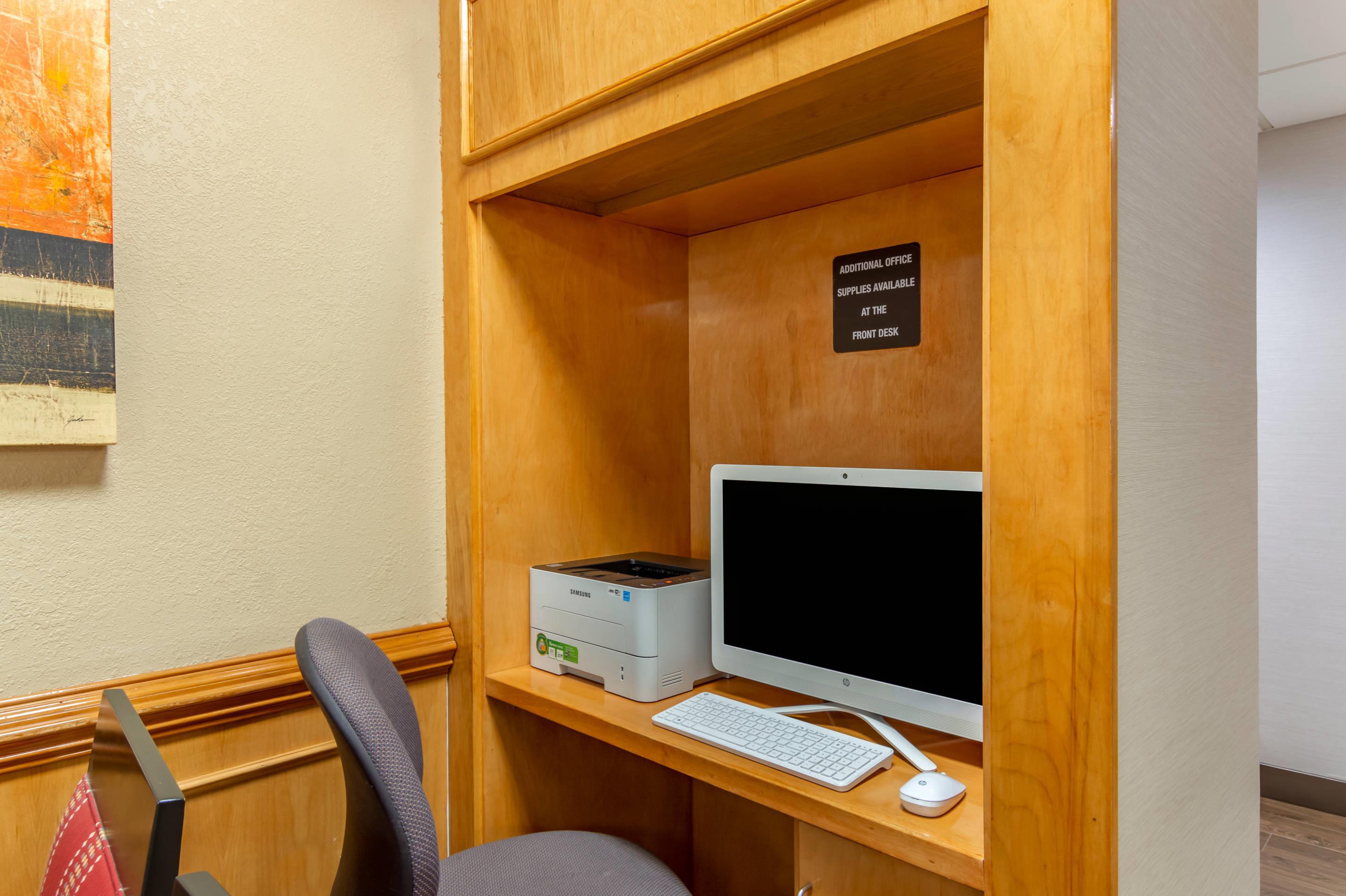 Business center | Comfort Inn Petersburg - Fort Lee