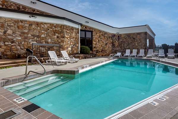 Pool - Comfort Inn & Suites Danville