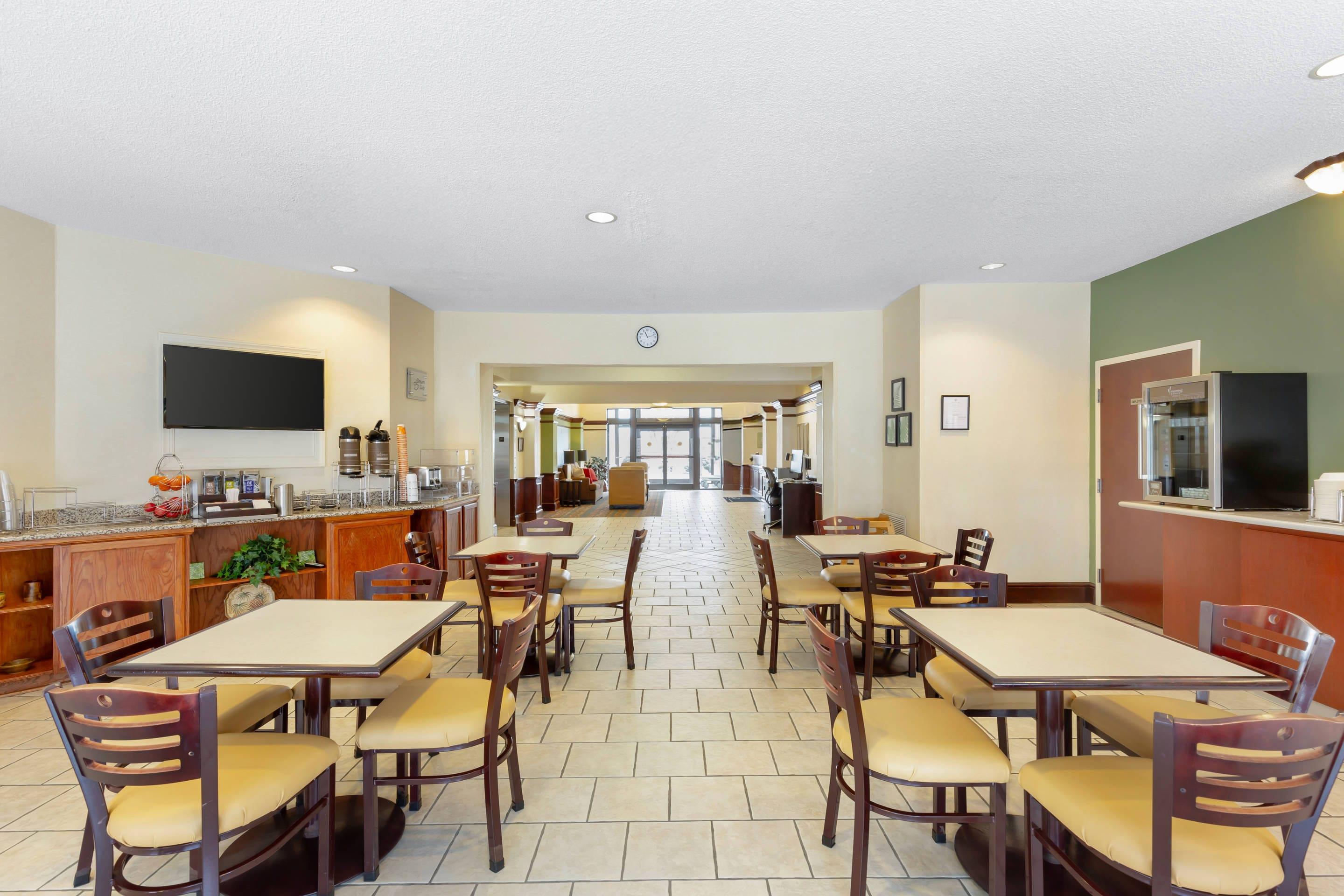 Spacious breakfast area | Sleep Inn & Suites Danville Hwy 58