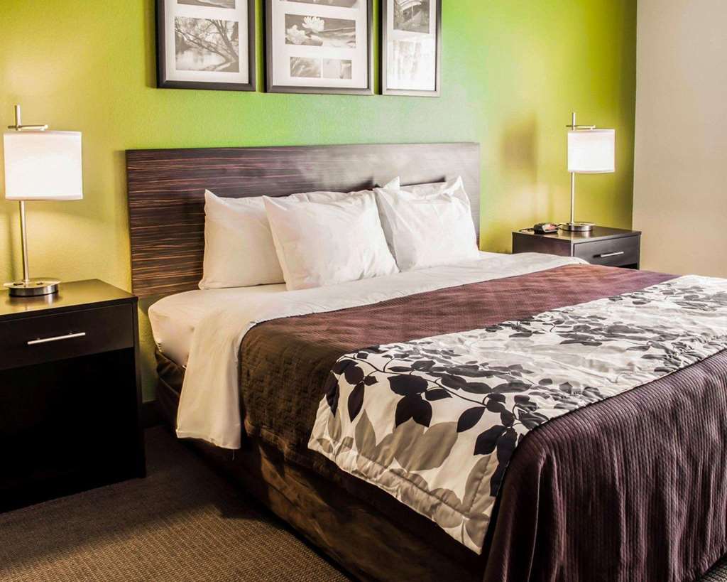 SLEEP INN AND SUITES VIRGINIA HORSE-guestroom-Guest Room,Suite,On-Site.jpg