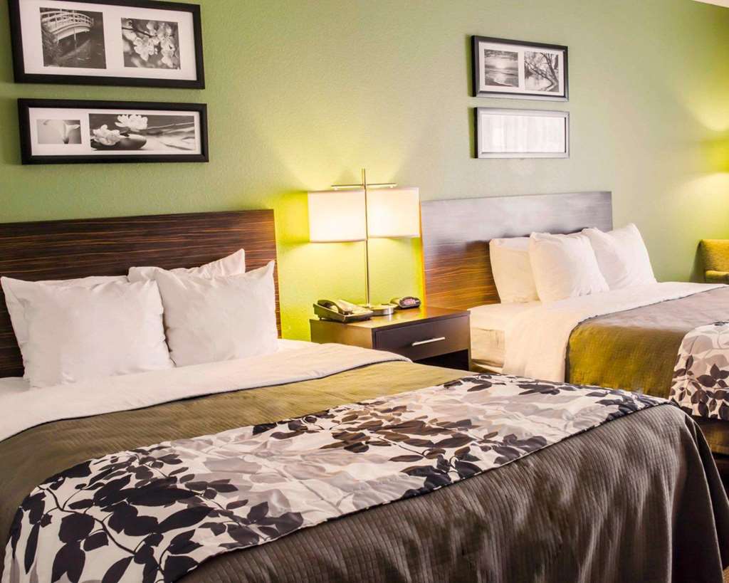 SLEEP INN AND SUITES VIRGINIA HORSE-guestroom-Guest Room,On-Site.jpg