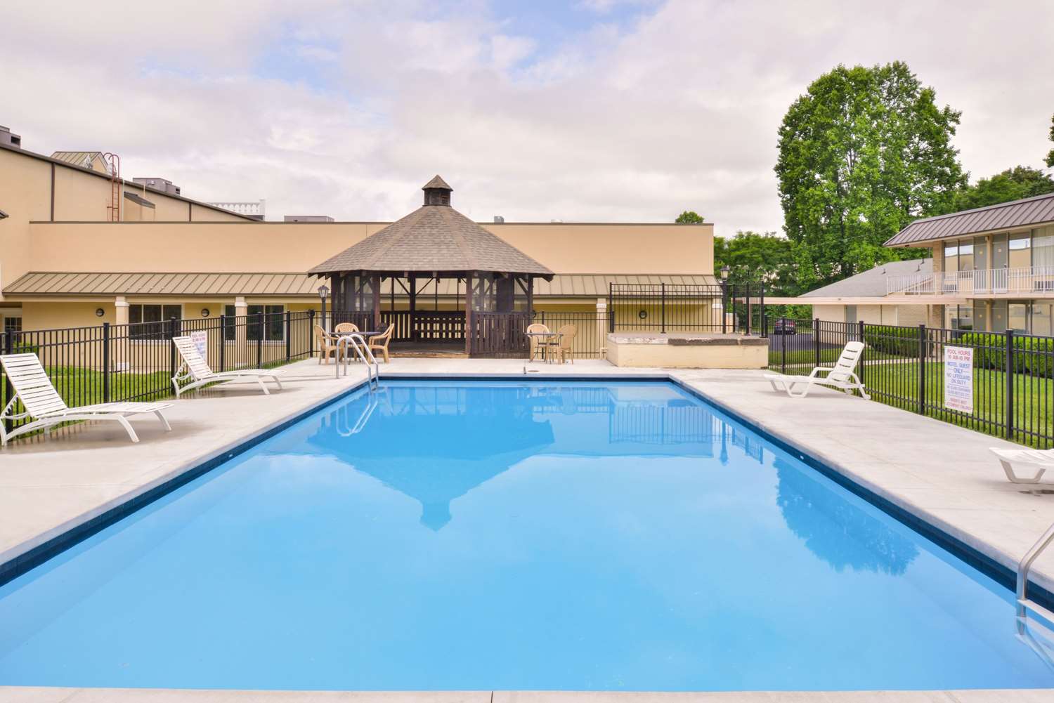 Quality Inn Dutch Inn Collinsville, VA See Discounts