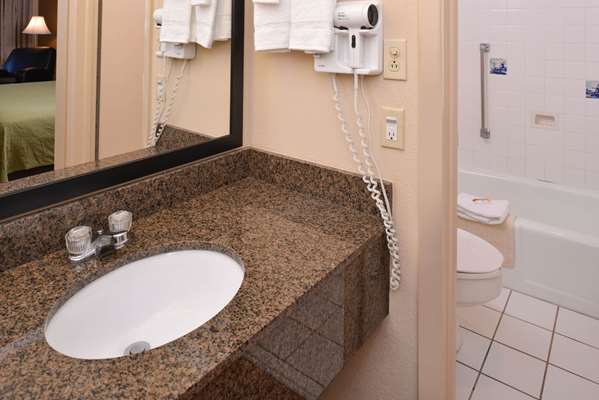  - Quality Inn Dutch Inn Collinsville