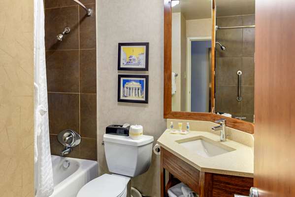  - Comfort Inn Monticello Charlottesville - I-64, Exit 124