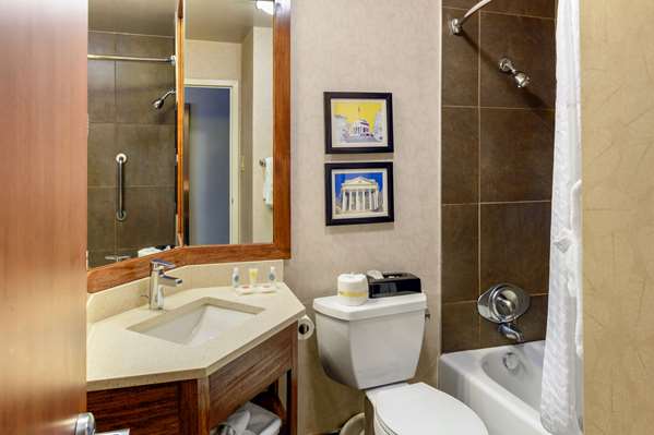  - Comfort Inn Monticello Charlottesville - I-64, Exit 124