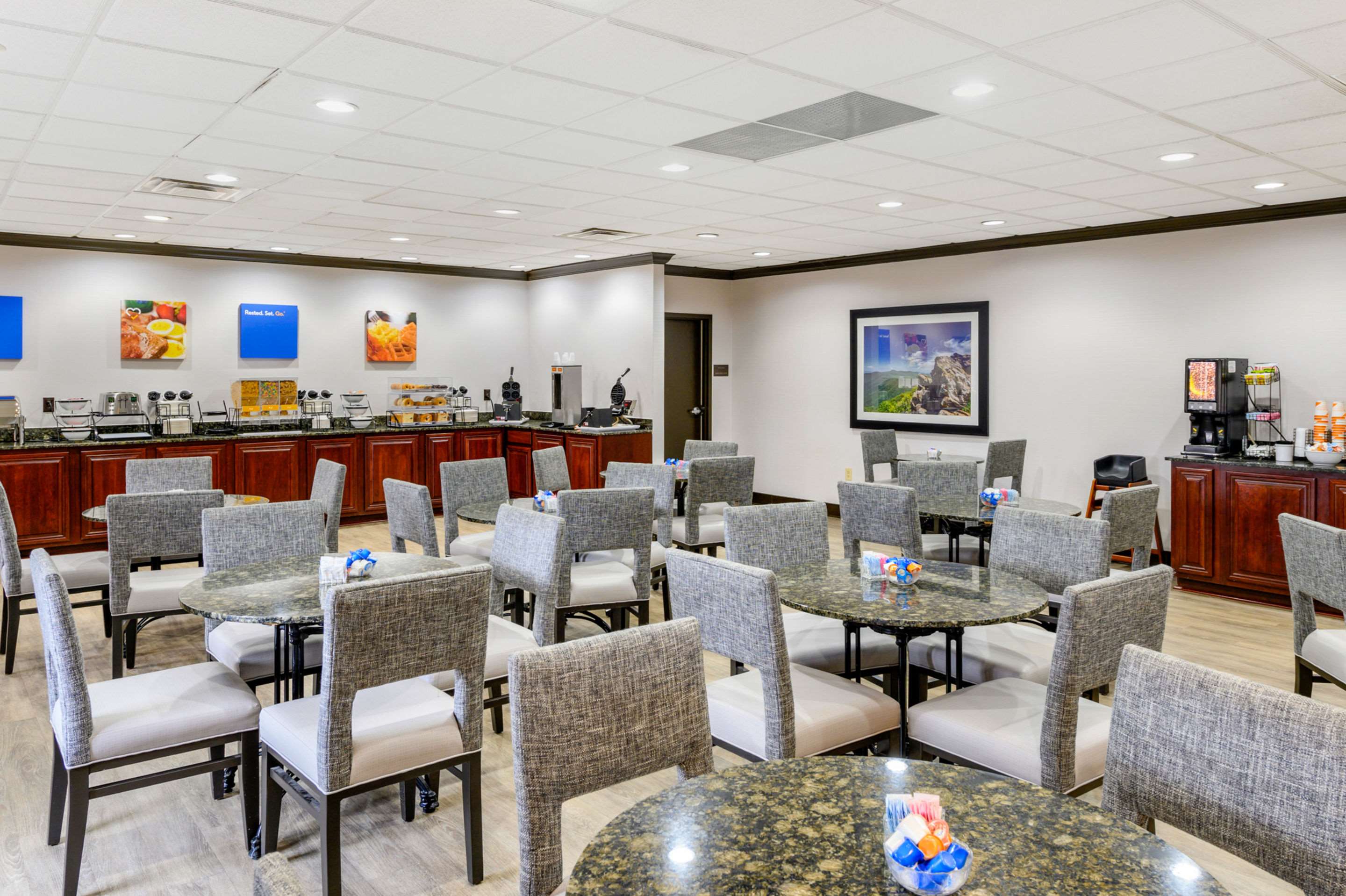 Breakfast area | Comfort Inn Monticello