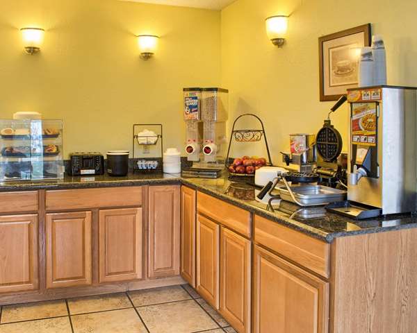 Amenities - Econo Lodge West Richmond - I-64, Exits 183 & 183C