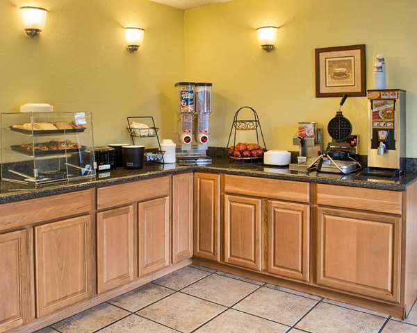 Amenities - Econo Lodge West Richmond - I-64, Exits 183 & 183C