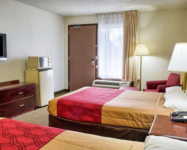  - Econo Lodge West Richmond - I-64, Exits 183 & 183C