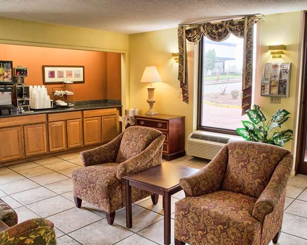  - Econo Lodge West Richmond - I-64, Exits 183 & 183C