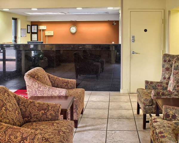  - Econo Lodge West Richmond - I-64, Exits 183 & 183C