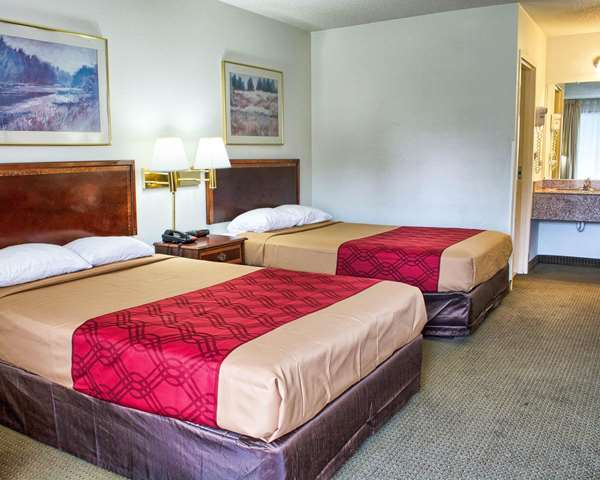  - Econo Lodge West Richmond - I-64, Exits 183 & 183C