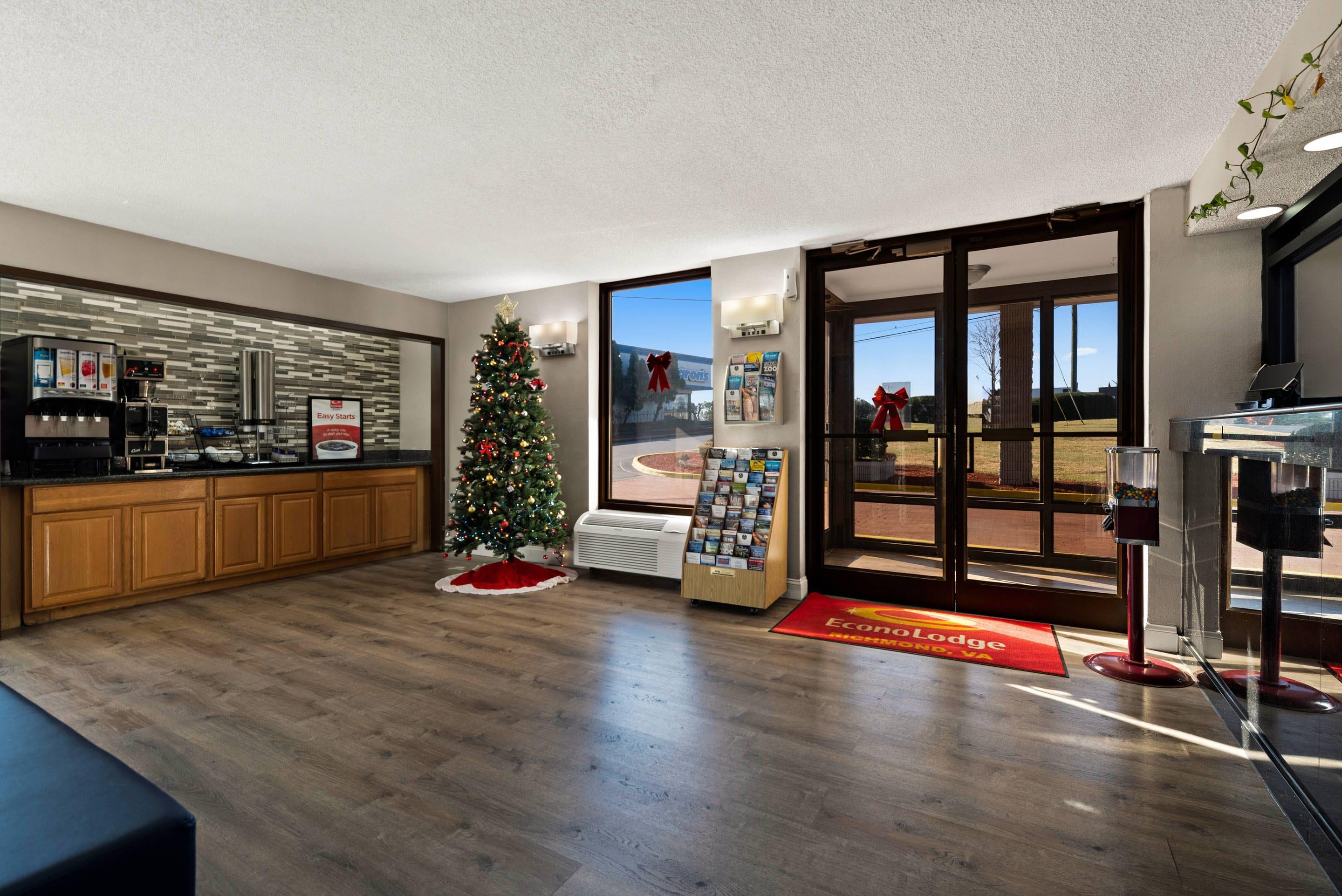 Hotel lobby | Econo Lodge