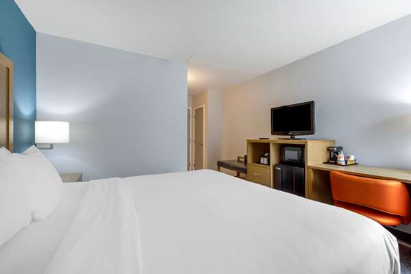  - Comfort Inn Alexandria - I-95 & I-495, Exit 173