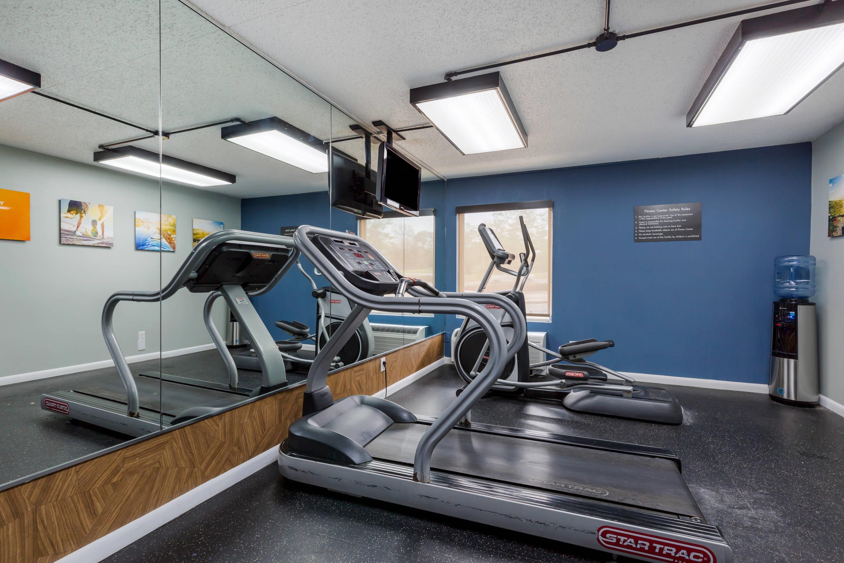 Exercise room | Comfort Inn & Suites Alexandria Van Dorn Street