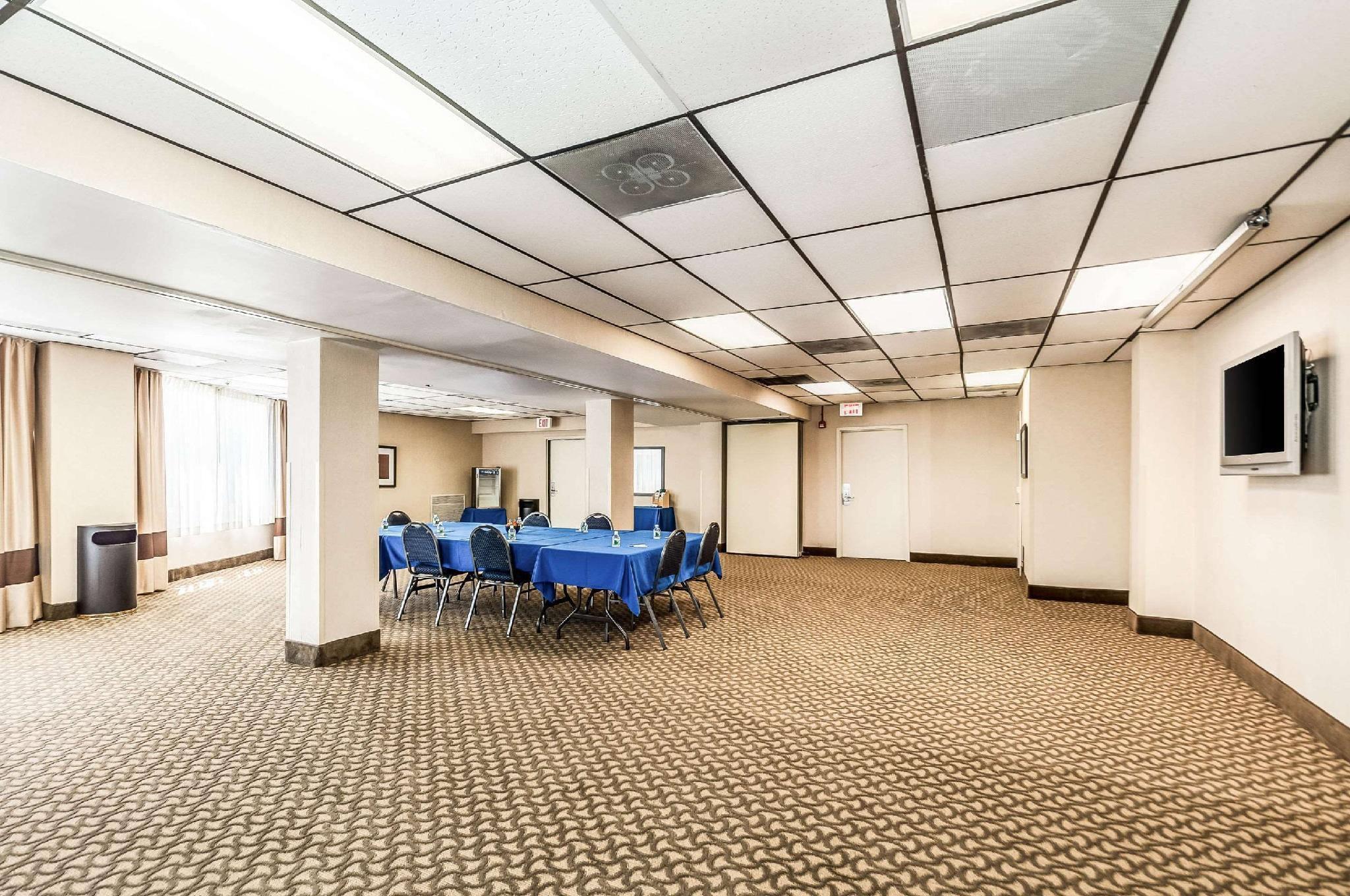 Meeting room | Comfort Inn & Suites Alexandria Van Dorn Street