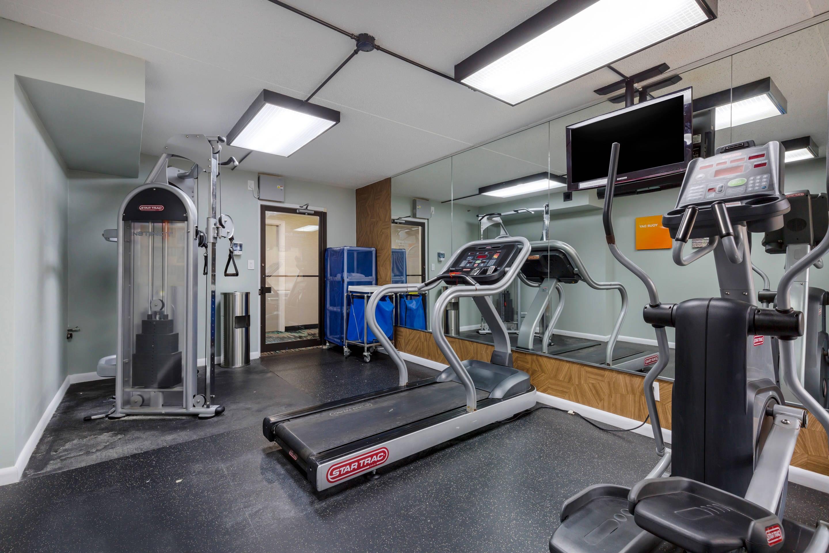 Fitness center | Comfort Inn & Suites Alexandria Van Dorn Street