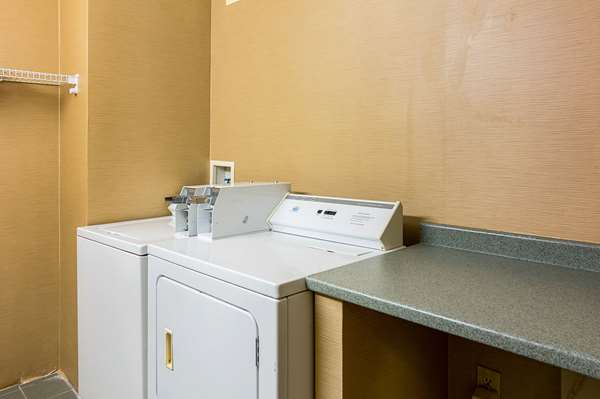 Amenities - Comfort Inn Dulles Airport Herndon