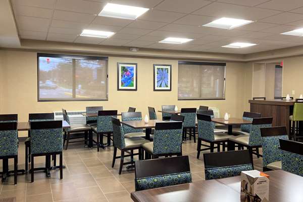 Amenities - Comfort Inn Dulles Airport Herndon