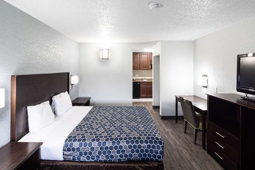 RODEWAY INN AT FORT LEE-guestroom-Guest Room,On-Site.jpg