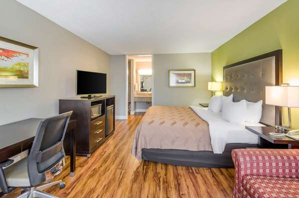  - Quality Inn Airport Roanoke - I-581, Exit 2S