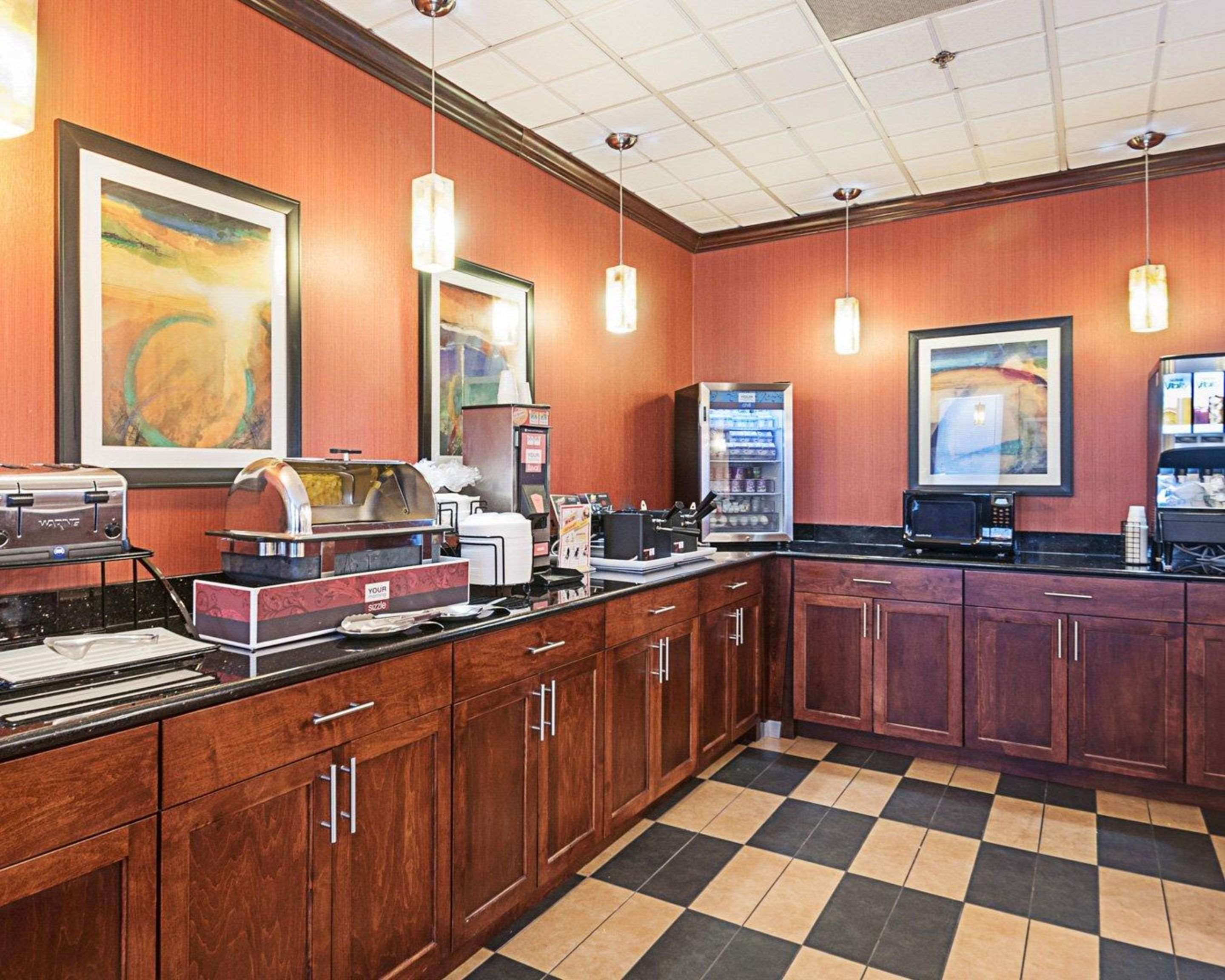 Breakfast counter