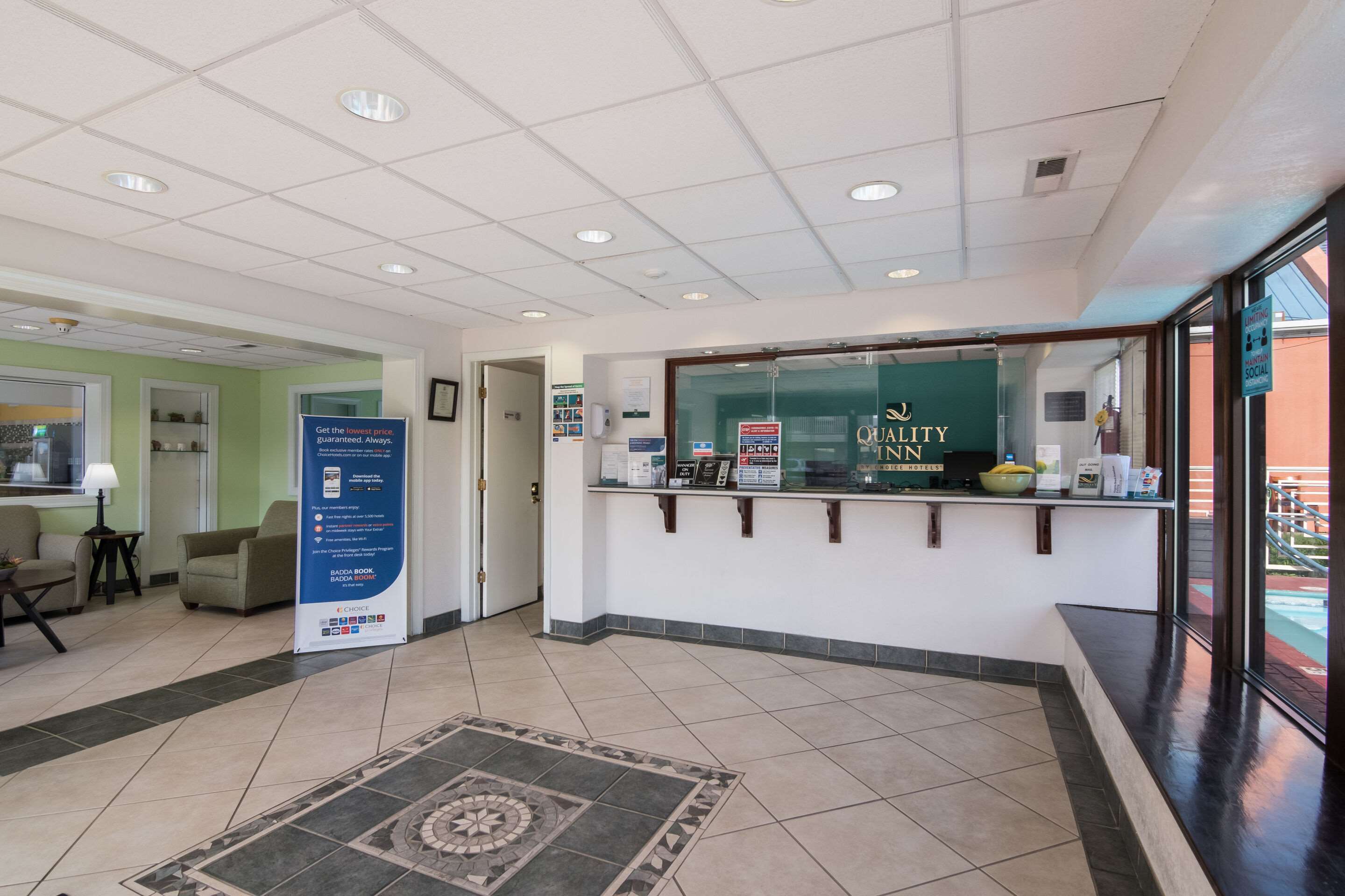 Front desk | Quality Inn Little Creek