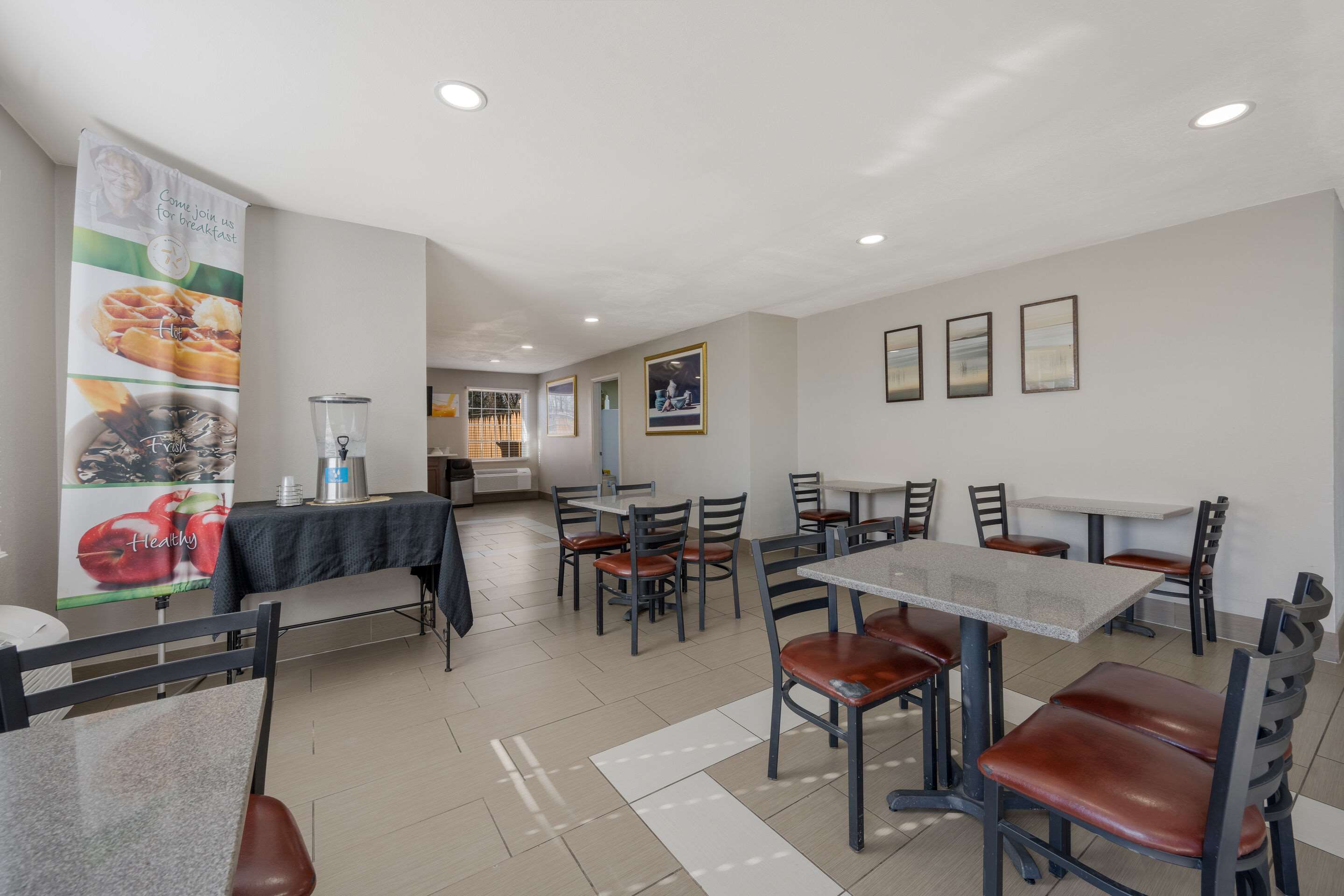 Breakfast area