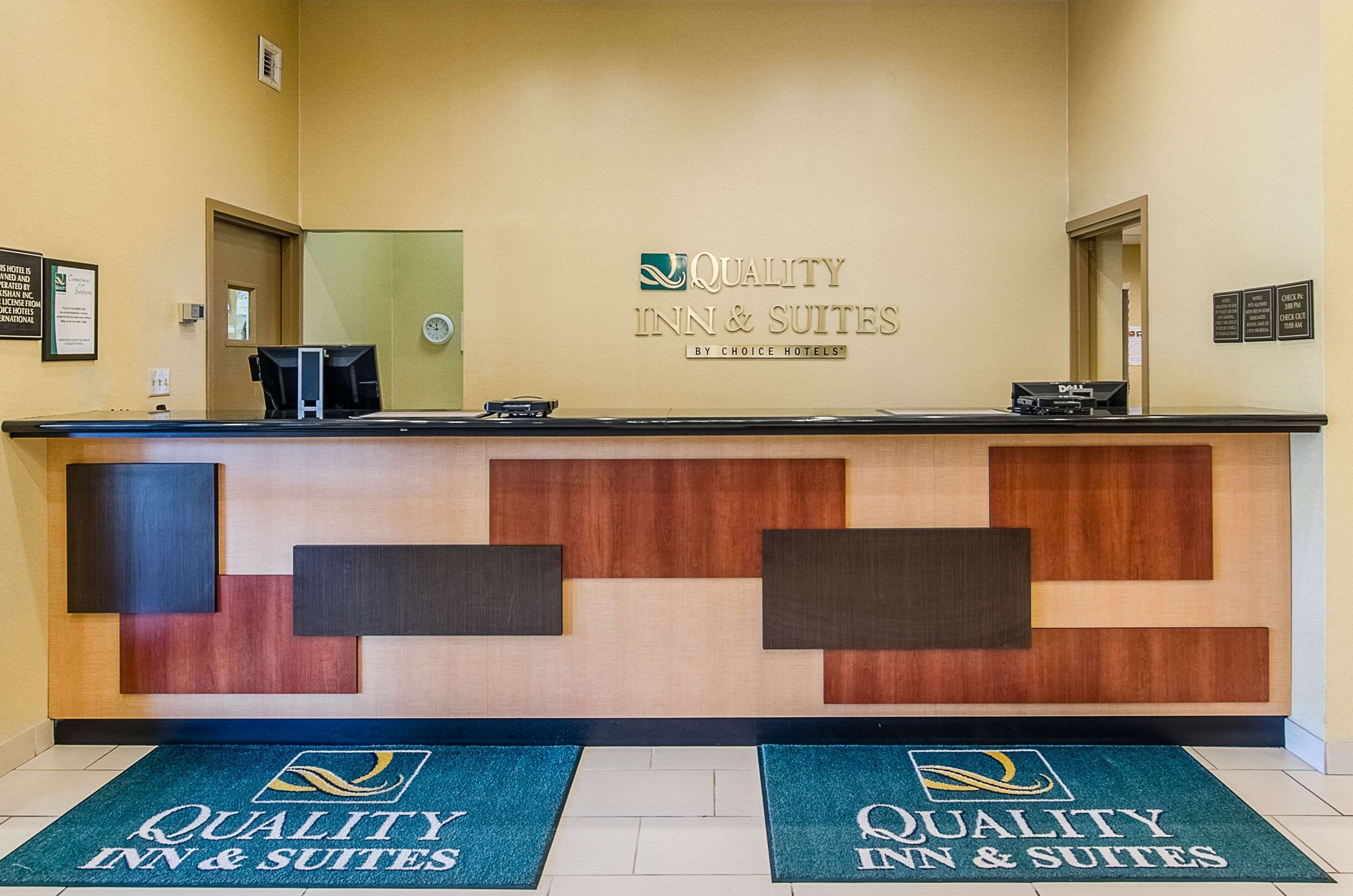 Hotel lobby | Quality Inn & Suites Lexington near I-64 and I-81