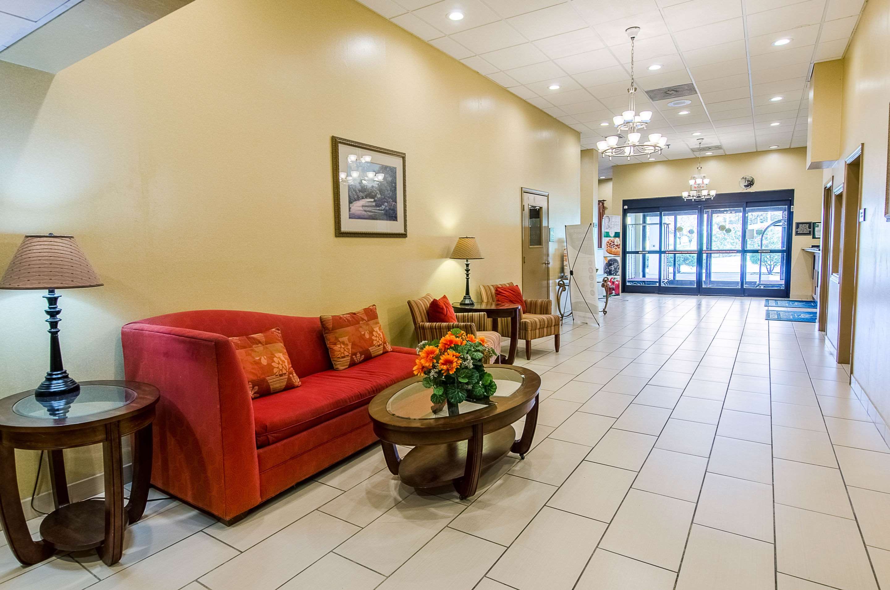 Hotel lobby | Quality Inn & Suites Lexington near I-64 and I-81