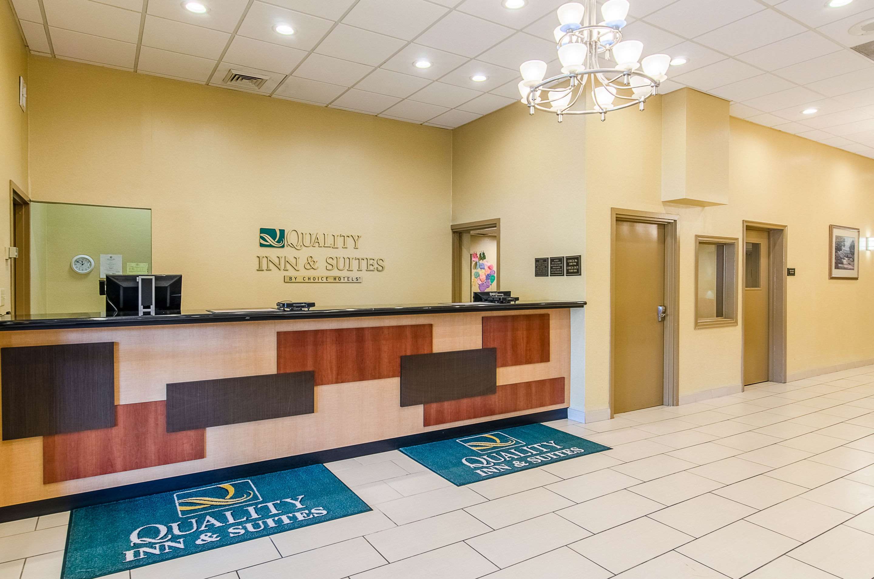 Hotel lobby | Quality Inn & Suites Lexington near I-64 and I-81
