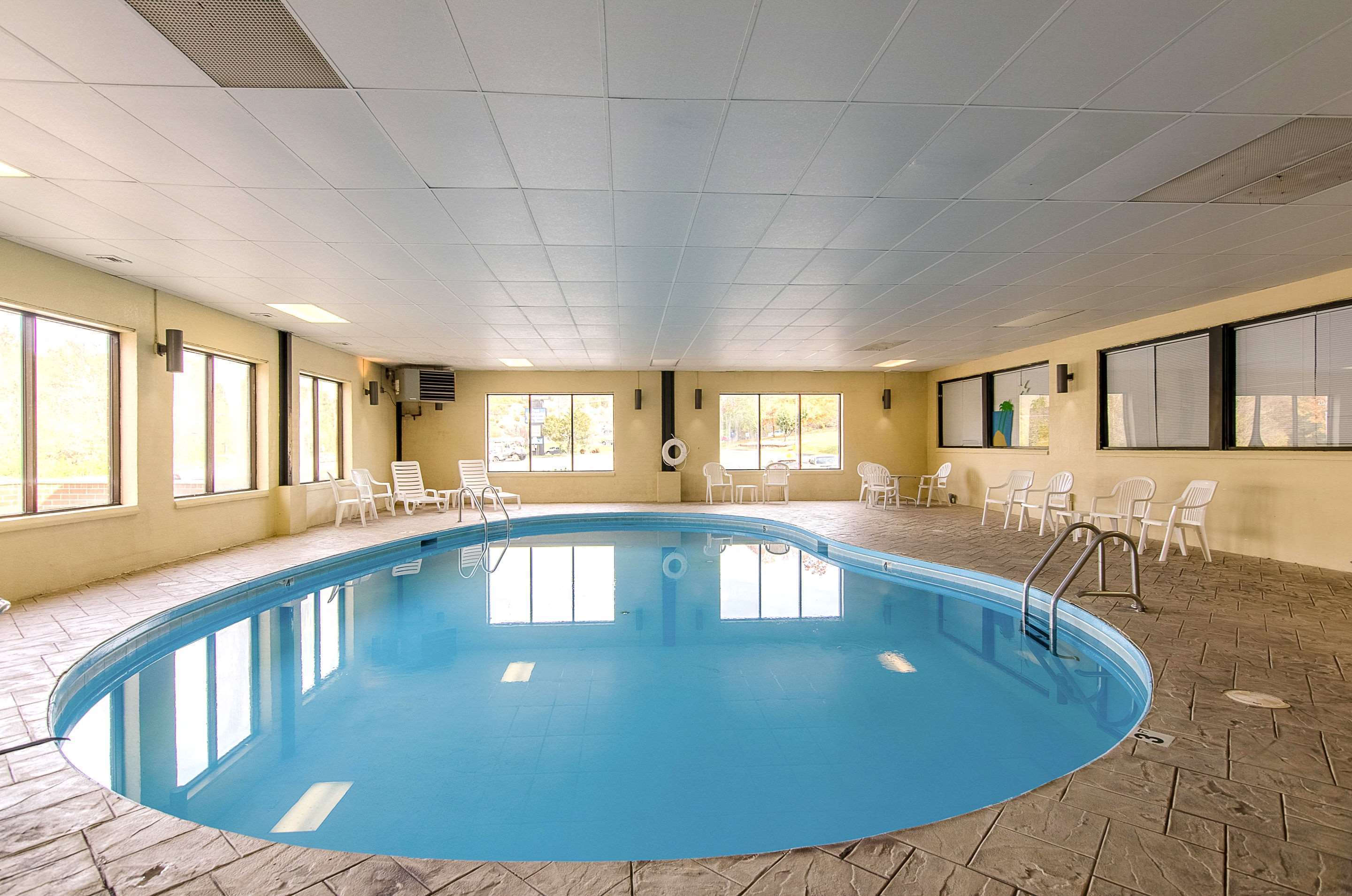 Indoor pool | Quality Inn & Suites Lexington near I-64 and I-81