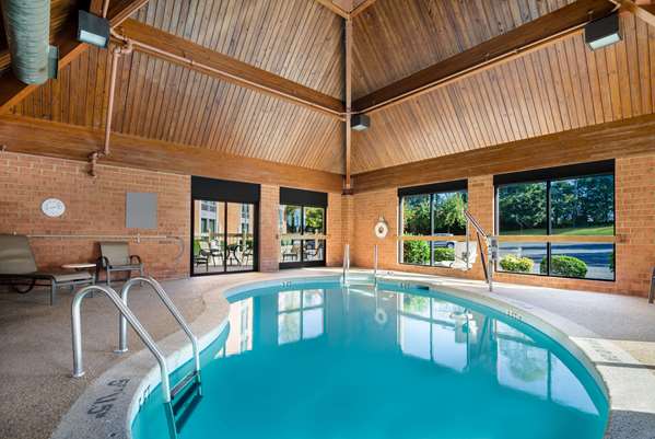 Pool - Comfort Inn Virginia Horse Center Lexington - I-64, Exit 55