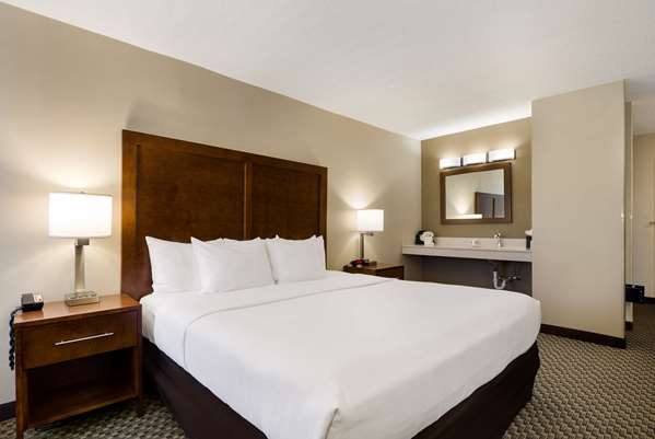  - Comfort Inn Virginia Horse Center Lexington - I-64, Exit 55