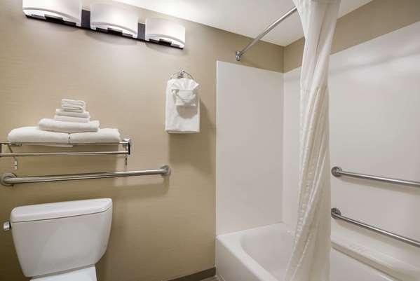  - Comfort Inn Virginia Horse Center Lexington - I-64, Exit 55