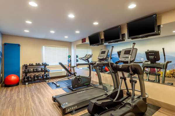 Fitness/ Exercise Room - Clarion Pointe Hotel Harrisonburg - I-81, Exit 247