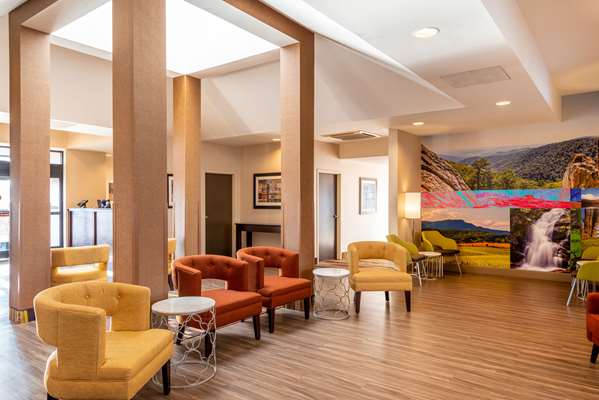 Conference Area - Clarion Pointe Hotel Harrisonburg - I-81, Exit 247
