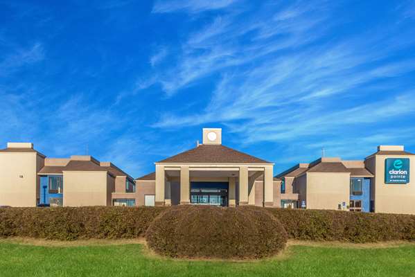 Exterior view - Clarion Pointe Hotel Harrisonburg - I-81, Exit 247