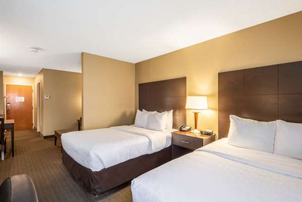 Suite - Clarion Pointe Hotel Harrisonburg - I-81, Exit 247