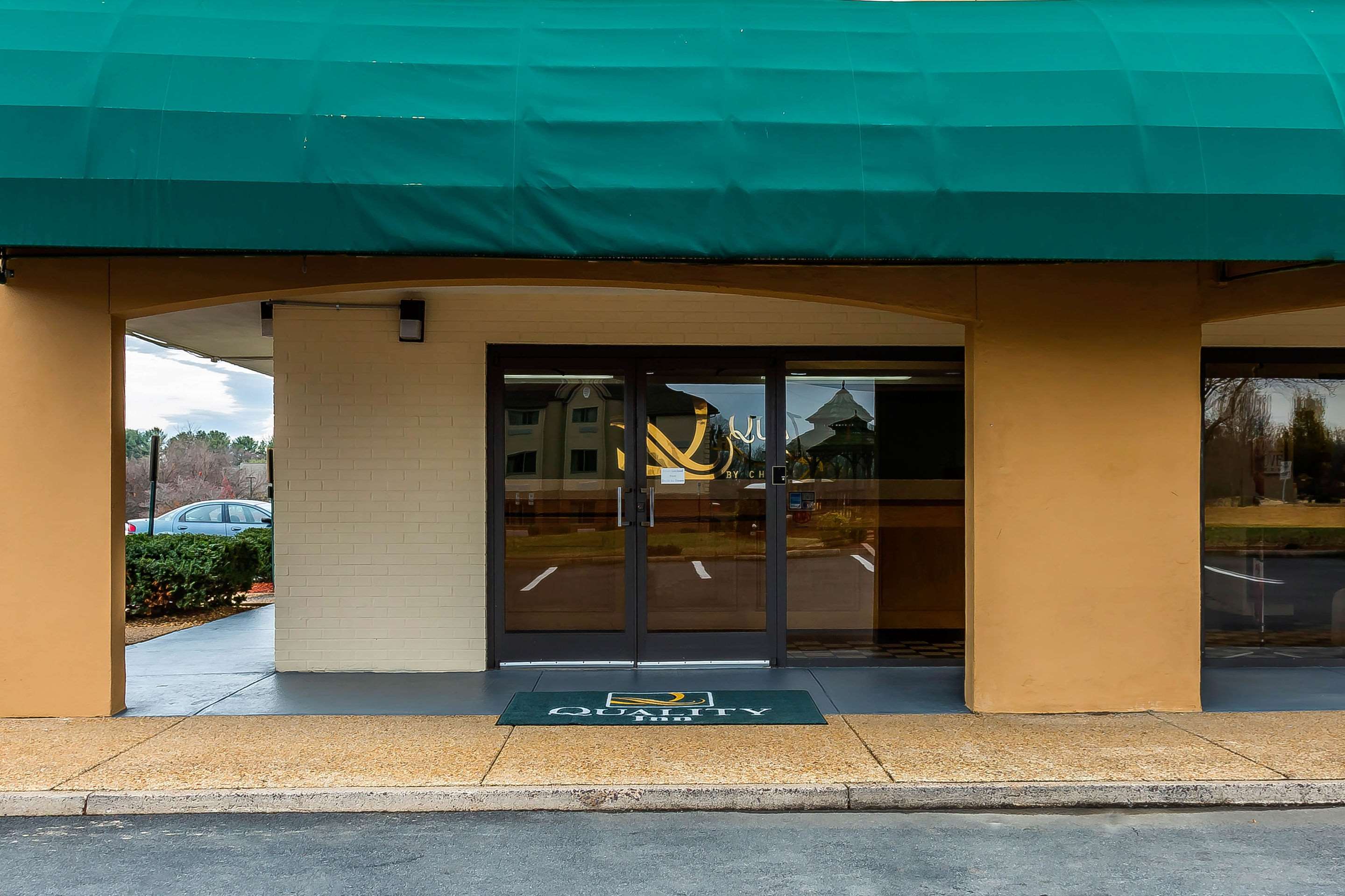 Hotel exterior | Quality Inn Culpeper
