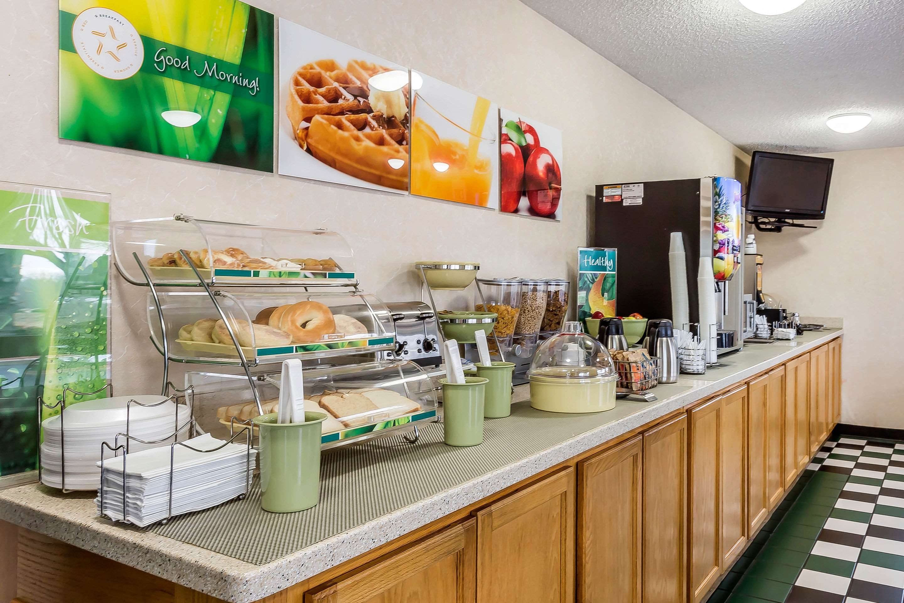 Breakfast area | Quality Inn Culpeper