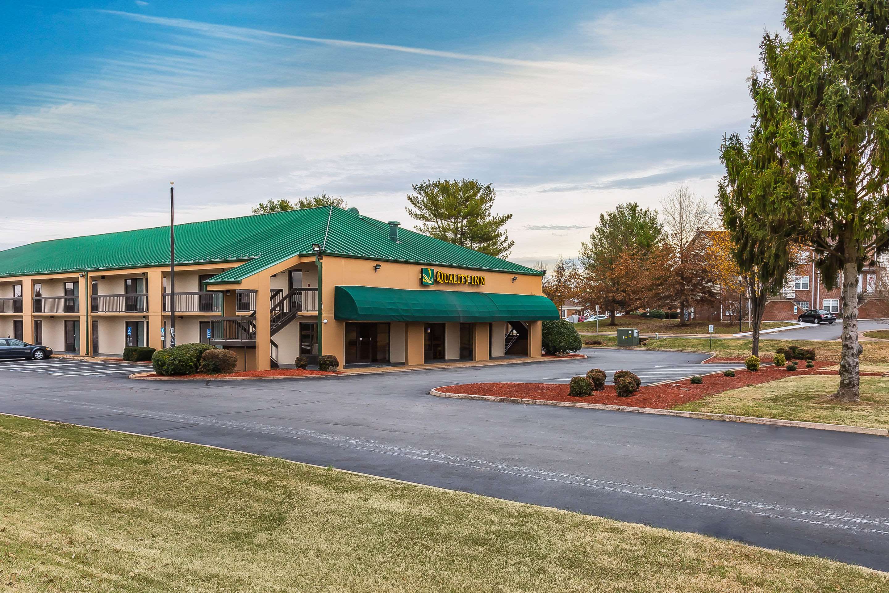 Hotel exterior | Quality Inn Culpeper