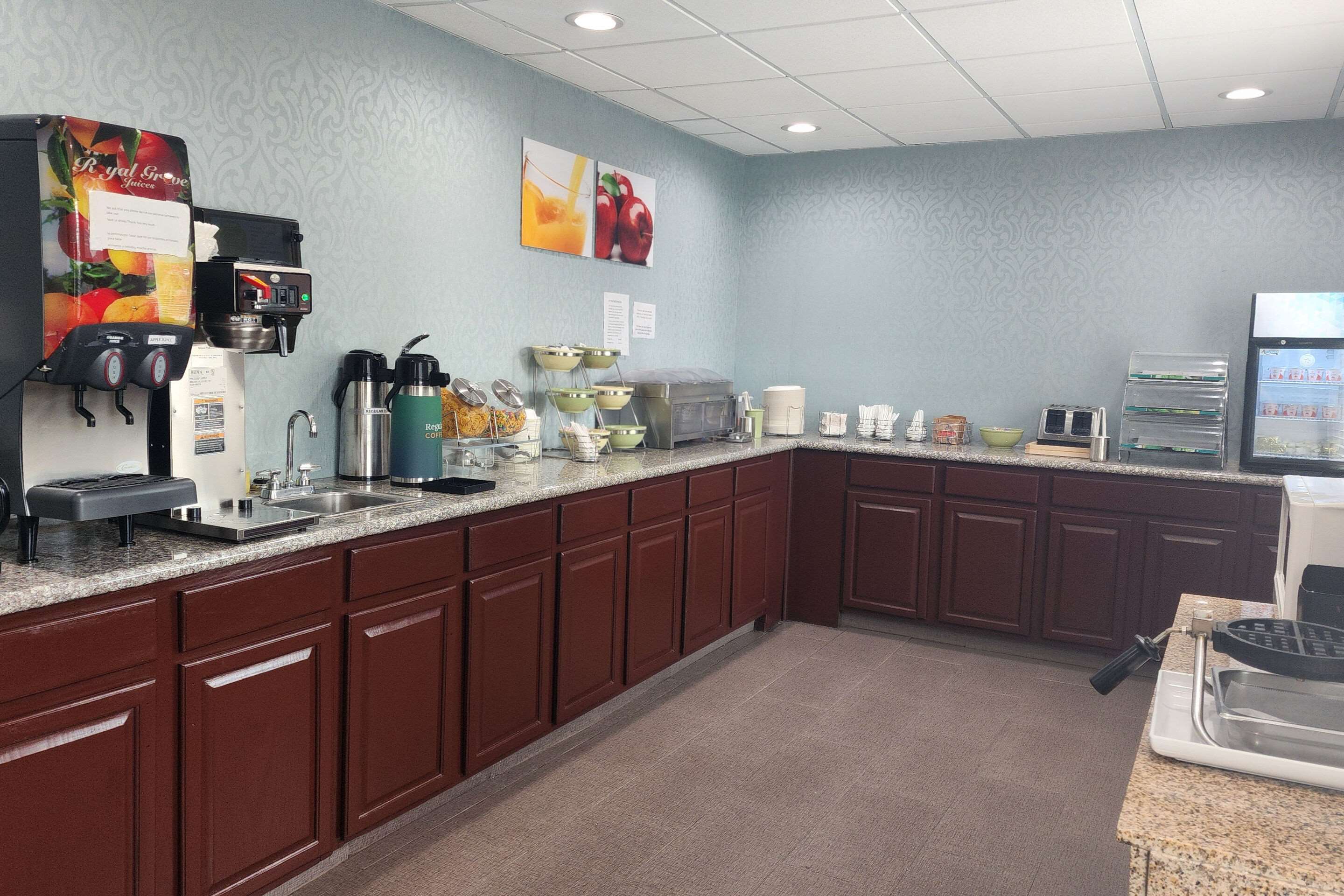 Breakfast area