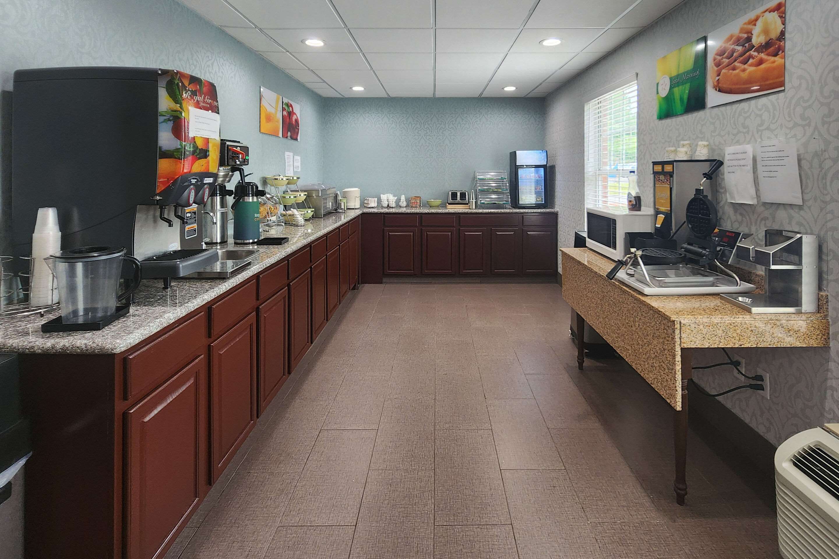 Breakfast area